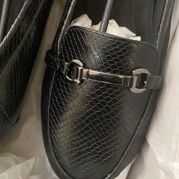 โ๏ธ CLOUDWALKERS Snakeskin Loafers ๐ - Picture 4 of 9